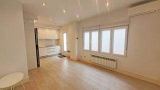 Etagenwohnung in Guindalera