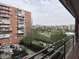 Piso  Calle de ribadavia. Magerit homes vende piso con terraza con vistas