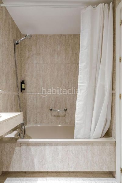Foto fd0a3a48-21a9-4a89-ba90-a37dde754507. Apartament a Rejas Madrid