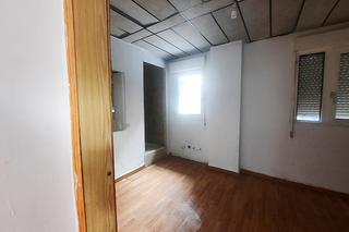 Pis  Urbanizacion nuevo versalles. Piso en loranca para reformar con gran patio!