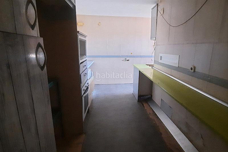 Foto 0b3c7297-56be-4107-b2c6-0f65a4199c80. Piso  de tres dormitorios en buen estado en nueva Numancia! en Madrid