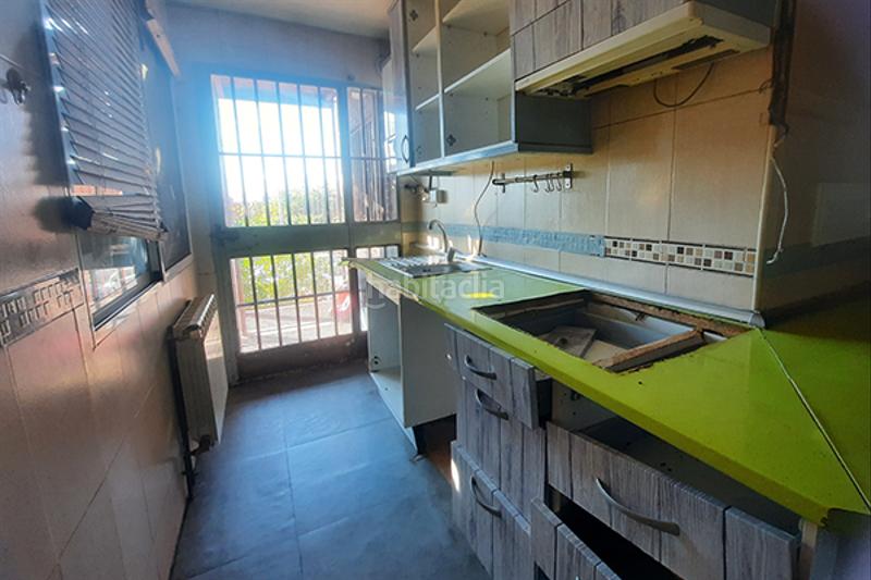 Foto 199bd038-f8b5-46a6-a1a2-307786c4309c. Piso  de tres dormitorios en buen estado en nueva Numancia! en Madrid