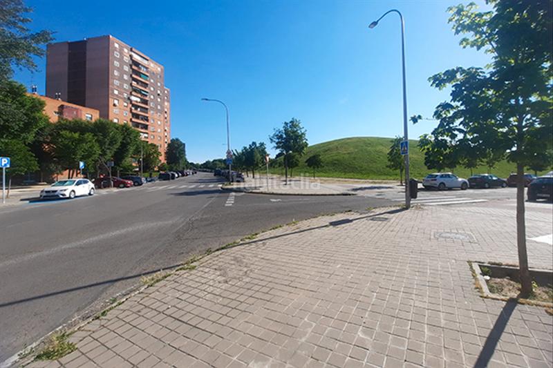 Foto 62bfae75-15b0-4998-9343-3fcd86cd98cc. Piso  de tres dormitorios en buen estado en nueva Numancia! en Madrid