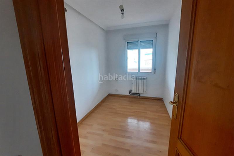 Foto b5ac27a3-db4a-4139-a90b-7bcfda8e05f1. Piso  de tres dormitorios con terraza en buen estado !! en Coslada