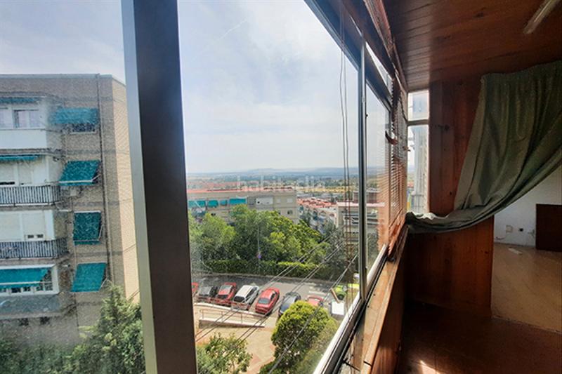 Foto bb817bc6-3a8c-4d75-9651-f61d35a19916. Piso  de tres dormitorios con terraza en buen estado !! en Coslada