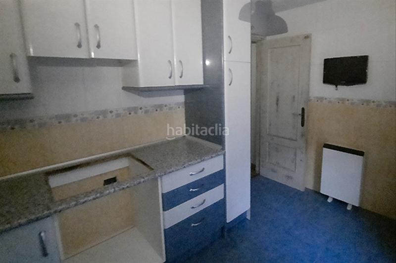 Foto c24d1010-704e-42db-8b84-d96549db0a34. Zweistöckige wohnung mit parking in Torres de la Alameda