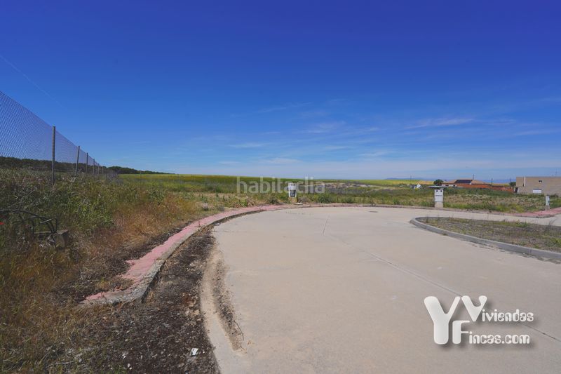 Foto c4256eed-f01b-423f-ba3c-f9336c81b704. Terreny residencial a calle cebolla 57 a Erustes