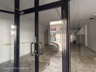 Rent Business premise  Carrer de puig i cadafalch. Local en el centro de cunit.