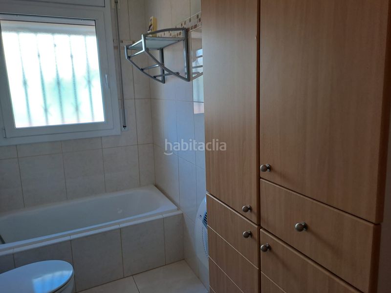 Foto 0058b6af-1f45-4c27-af3d-91bbfbebdfc2. Casa amb xemeneia aparcament a Cunit residencial Cunit