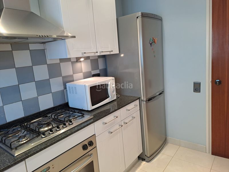 Foto 76b6a61e-0948-48b7-a6ee-f6ce3dbe26d7. Casa amb xemeneia aparcament a Cunit residencial Cunit