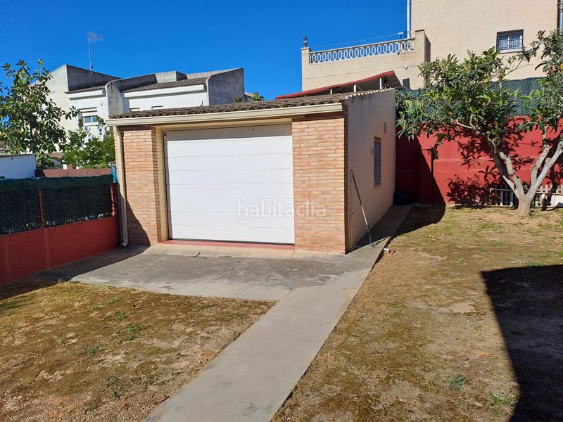 Foto a67fa24d-7754-402a-a6ff-040cd9d238e2. Casa amb xemeneia aparcament a Cunit residencial Cunit