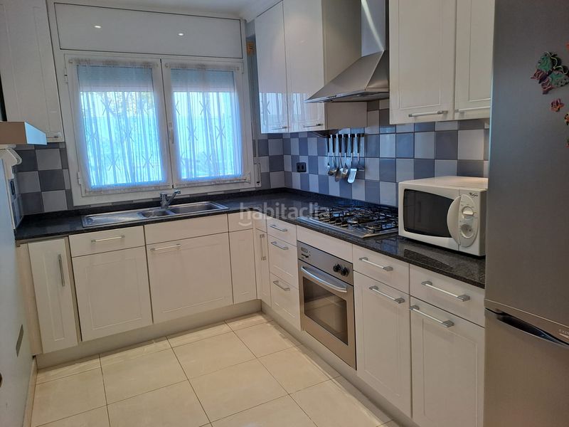 Foto b17ec5c8-8639-4137-b242-c649e54f4fd3. Casa amb xemeneia aparcament a Cunit residencial Cunit