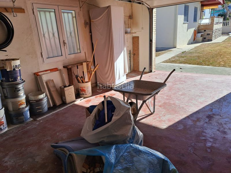 Foto c2f96cdc-4e4d-49c9-b225-fda5627da36f. Casa amb xemeneia aparcament a Cunit residencial Cunit