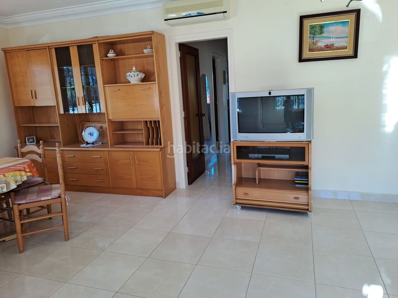 Foto c51e8b10-b060-4cfe-be1e-d9e3ff2636b8. Casa amb xemeneia aparcament a Cunit residencial Cunit
