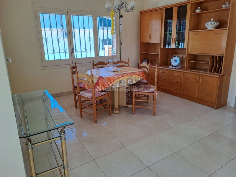 Foto da0fb58d-97c1-4104-834b-672c99e20f31. Casa amb xemeneia aparcament a Cunit residencial Cunit