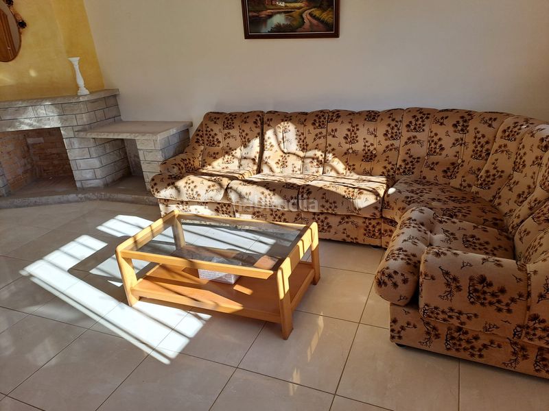 Foto fdebd32f-d4fb-4c55-9d4e-d61bf907d967. Casa amb xemeneia aparcament a Cunit residencial Cunit