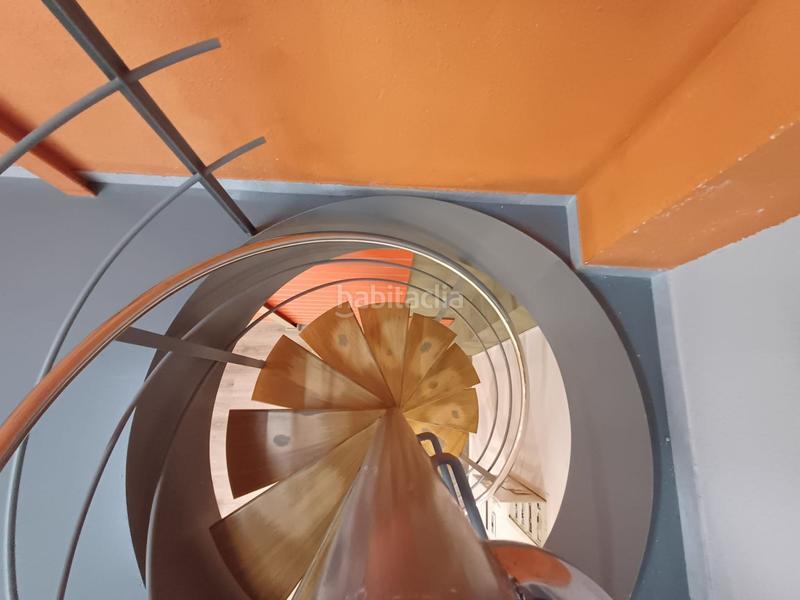 Foto 5bd319f2-d06e-4149-9128-a8bfed6c3407. Lloguer local comercial a d&#39;en carbó 13 a Centre Tortosa