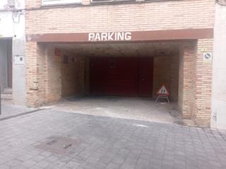 Aparcament cotxe a Benasquer 4. Tortosa, centre, parquing
