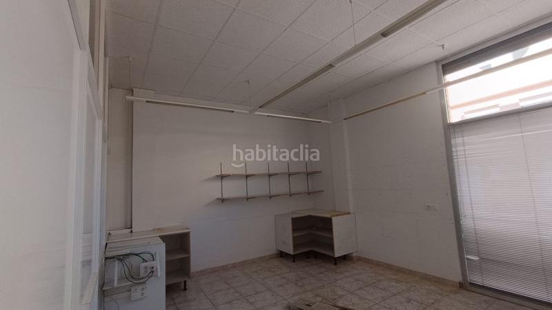 Foto ca5bc7bf-fbe0-4b79-b808-cbb158f488b8. Lloguer local comercial a tamarit i gil 5 a Ferreries Tortosa