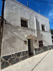 Masia a Llarg de Sant Antoni