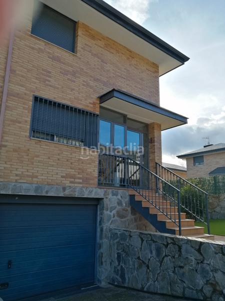 Foto 76ff26b1-affb-4247-b46c-633fb034c99a. Xalet amb xemeneia calefacció aparcament piscina a Mataelpino