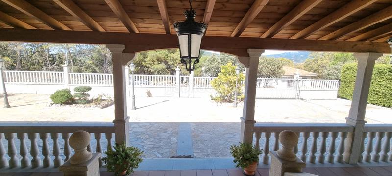 Foto 56ec50b2-6113-4fca-994f-64fa0cc89c2a. Chalet con camino riscaldamento parcheggio in Polideportivo-Colonia Moralzarzal