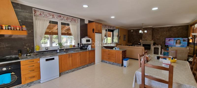 Foto df49b54b-9674-4ff2-a3dd-c246d5e0b424. Chalet con camino riscaldamento parcheggio in Polideportivo-Colonia Moralzarzal