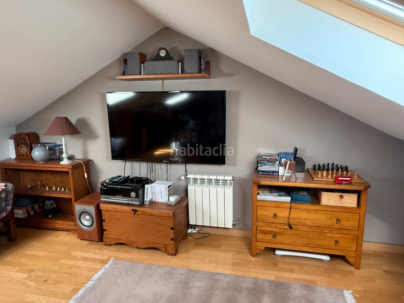 Foto 9925bfe7-b71e-4cc4-b020-fddf2096f576. Chalet avec cheminée chauffage parking piscine dans Moralzarzal