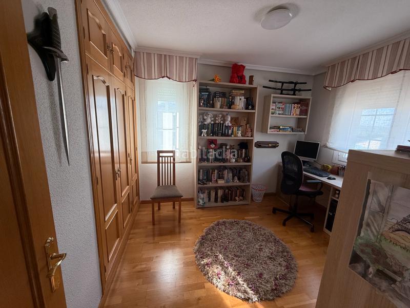 Foto 4775aa43-d8d3-4b72-bbb4-939090ac79dd. Chalet con camino riscaldamento parcheggio piscina in Moralzarzal