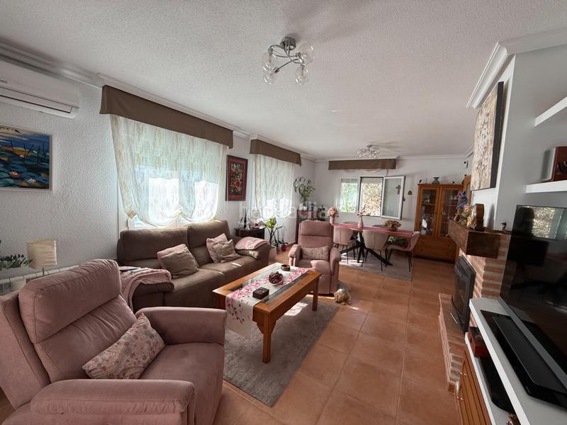 Foto 938c3416-2d63-4d2c-9aea-9ec18df087b2. Xalet amb xemeneia calefacció aparcament piscina a Moralzarzal