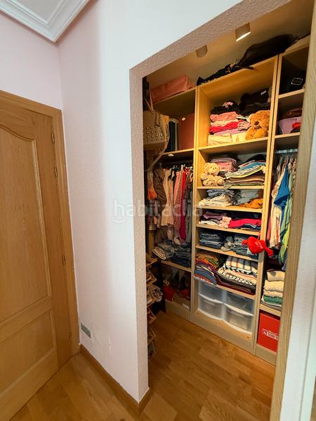 Foto dfc6b2e6-a4d7-4897-b35e-590b7efcc226. Xalet amb xemeneia calefacció aparcament piscina a Moralzarzal