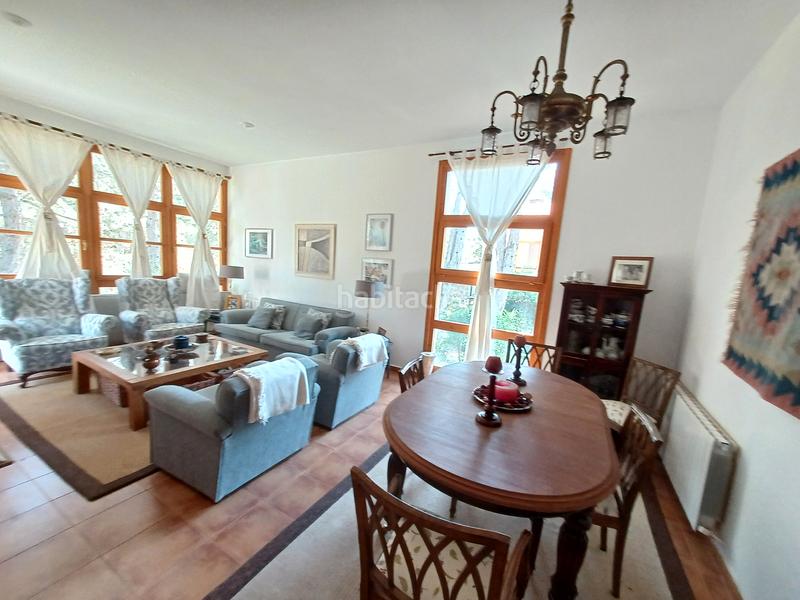 Foto 27e6f4e1-9355-48cf-a7f5-c940d0536d31. Chalet with fireplace heating in Mataelpino