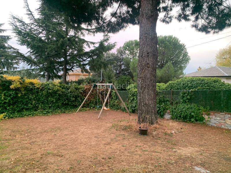 Foto 1b663bdb-7041-40d6-9daa-a70ddc604bdd. Chalet mit kamin heizung parking pool in Mojadillas-Parque de las Infantas-El Paraiso Valdemorillo