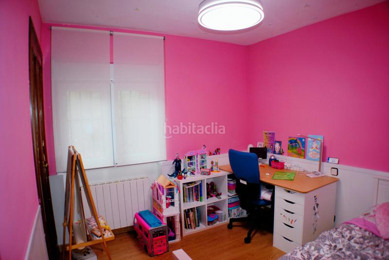 Foto d167130e-0daf-43e3-96fa-ca8002145939. Chalet con camino riscaldamento parcheggio piscina in Valdemorillo