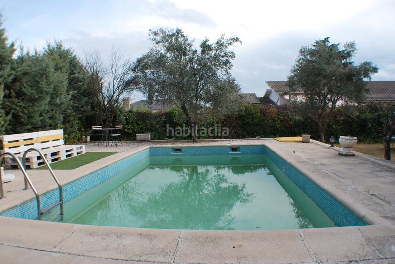 Foto b4f48643-9491-4145-9060-1a8e0f332dd6. Xalet amb xemeneia calefacció aparcament piscina a Valdemorillo