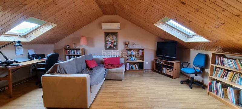 Foto 334bacc4-4c45-4273-ae1c-54280fcc032f. Chalet with fireplace heating parking in Colegios Moralzarzal