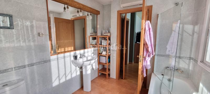 Foto 82ce67ed-9757-42ff-9c86-f951967d5a7e. Chalet with fireplace heating parking in Colegios Moralzarzal