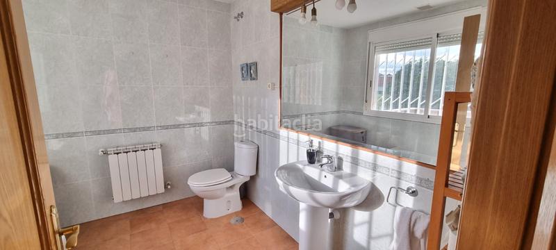 Foto d1033241-ae5c-4c3e-9e0c-e6cc9fa7b921. Chalet with fireplace heating parking in Colegios Moralzarzal