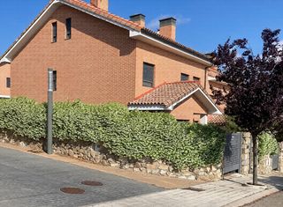 Casa adossada a Calle de la Retama