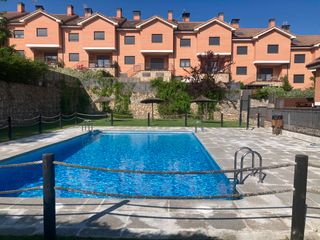 Reihenhaus  Calle de la retama. Chalet adosado en los pinarejos - miraflores de la sierra