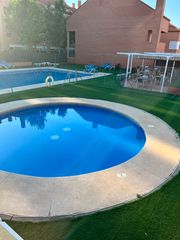 Casa adossada  Calle valdezarza. "chalet adosado con jardín, buhardilla y piscina en daganzo de a