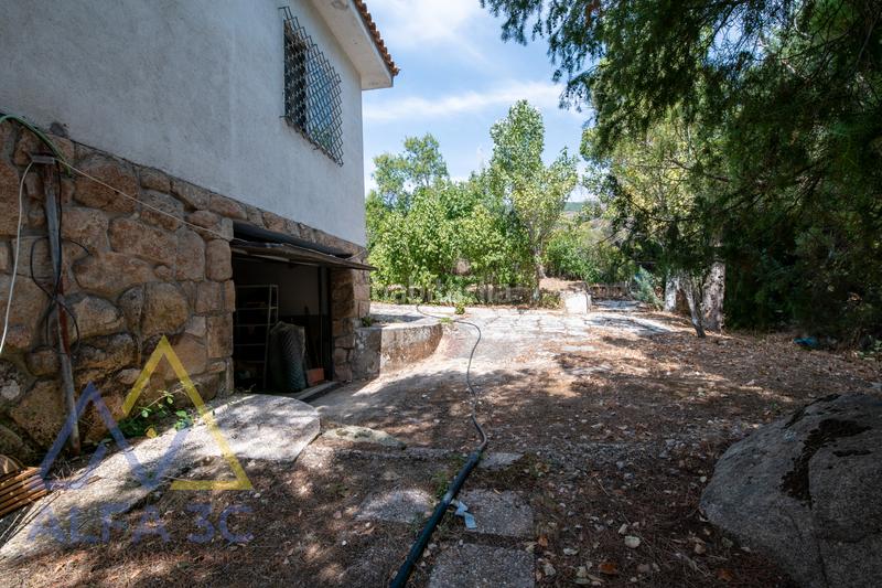 Foto 97dd1dd8-ee6e-438b-9116-db6b1eb520b7. Chalet with parking pool in Navalafuente