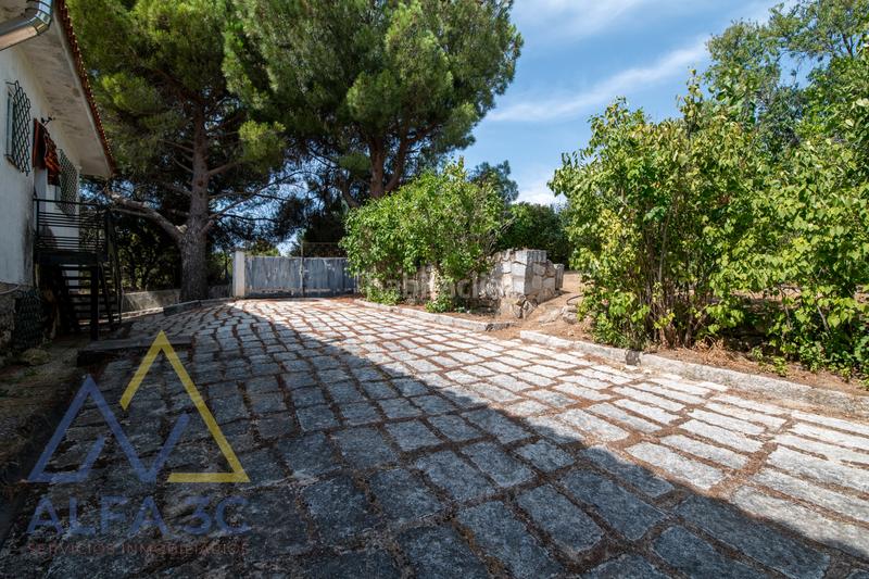 Foto a0bd02e4-3335-4e5f-8a0f-7620caf89a88. Chalet with parking pool in Navalafuente