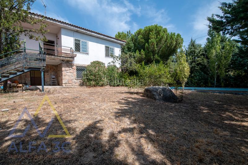 Foto cf83e9db-4623-40cc-9eef-a64e087016fd. Chalet with parking pool in Navalafuente