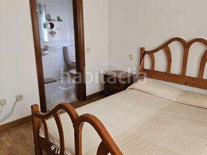 Foto bcc7e132-1fb4-4e5a-b58d-29a473c0bd4d. Casa aparellada amb calefacció aparcament piscina a Coslada