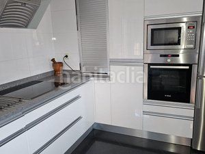 Foto db9621ad-aec4-419b-8951-919e76720874. Casa aparellada amb calefacció aparcament piscina a Coslada