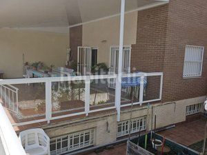 Foto ff7666f0-d74a-4a6f-927d-7f00a74411d6. Casa aparellada amb calefacció aparcament piscina a Coslada