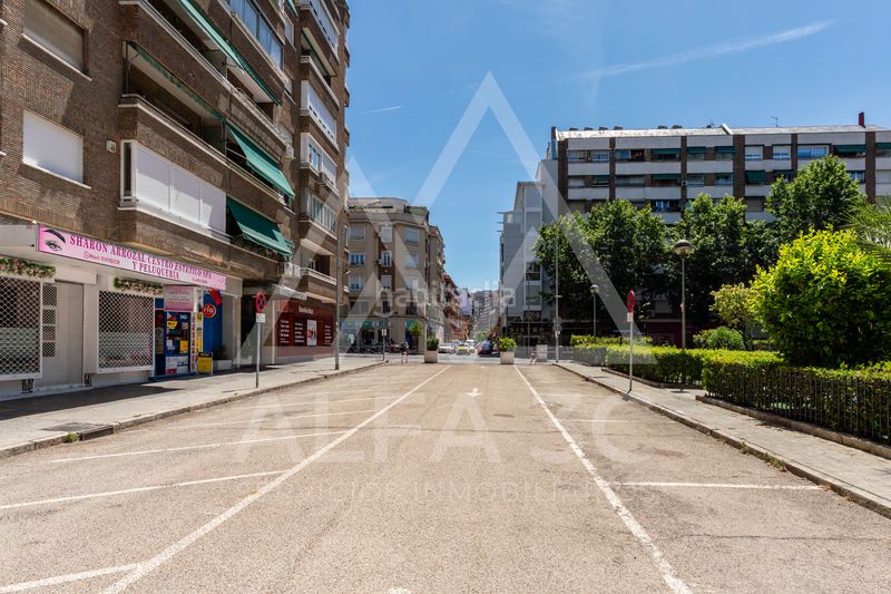 Foto 80d6dfcb-709d-4ab1-9789-fb1c462167d9. Pis a Valdeacederas Madrid