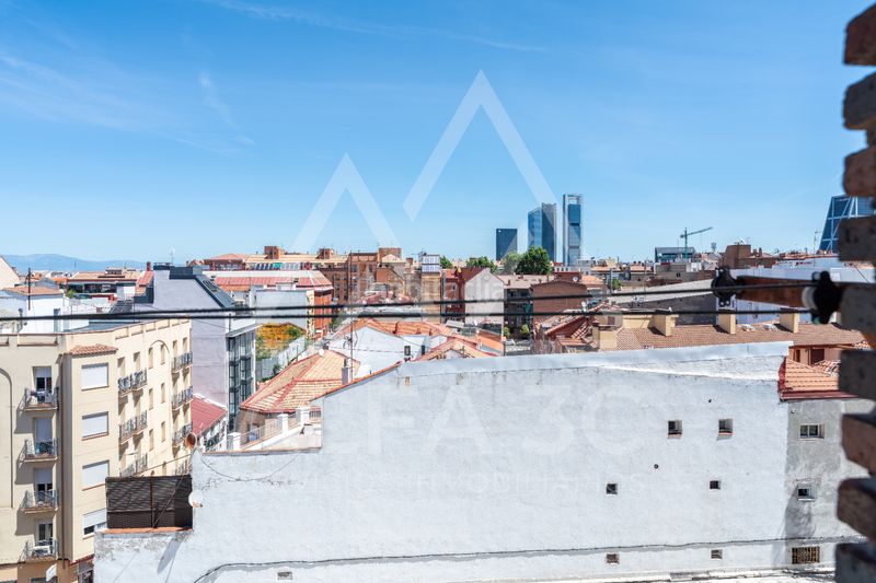 Foto bab3726d-6d76-4393-a02f-e3ee8ecad39f. Pis a Valdeacederas Madrid