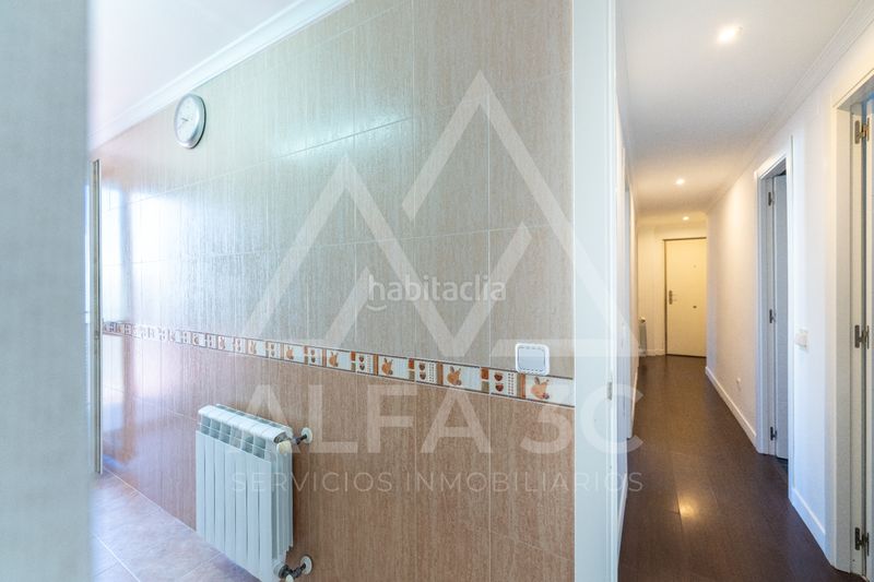 Foto c17e33ca-8855-4494-b27a-8be61aed6066. Pis amb calefacció aparcament a Soto del Real